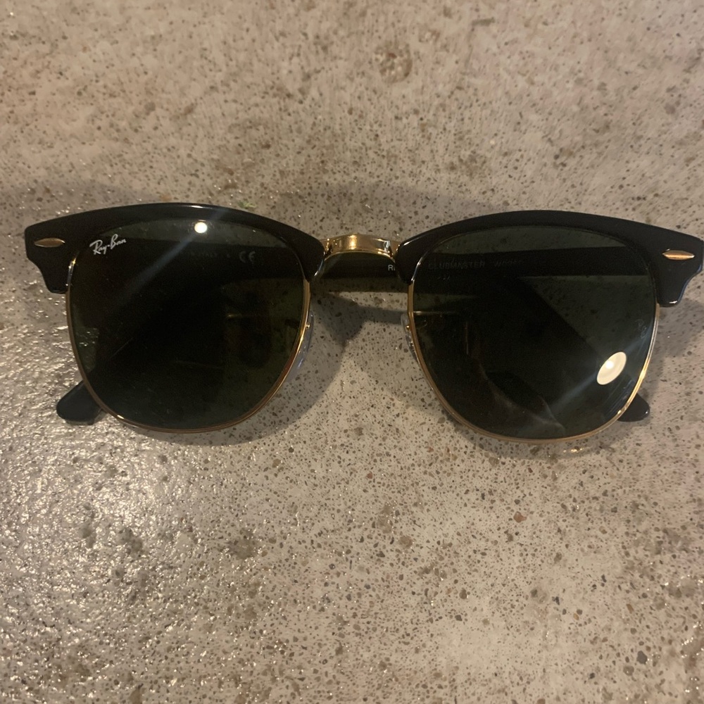 Ray-Ban™ Clubmaster RB3016 W0365 51 - Black On Arista